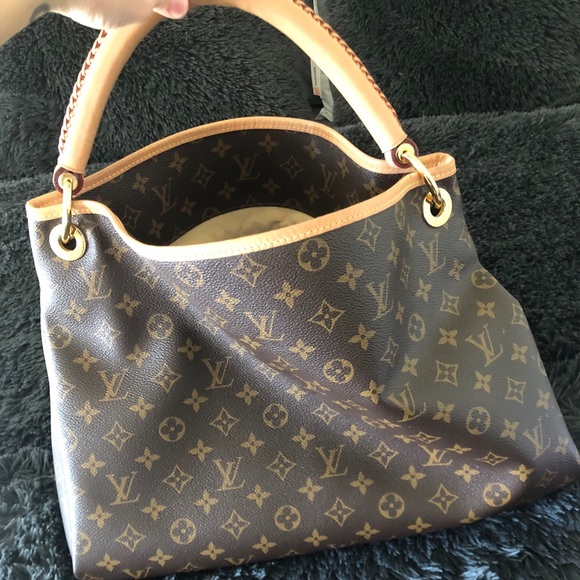 Louis Vuitton purse - Picture 1 of 10